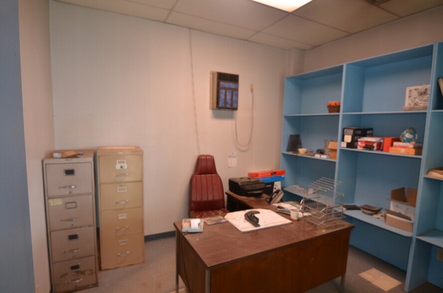 More Photos Of 5018 52 Ave, Tofield Warehouse For Sale