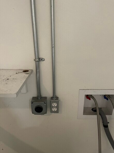 More Photos Of 127 N Main Ave, Fallbrook Storefront Retail Office For Lease