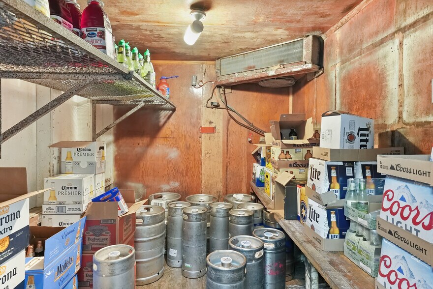 More Photos Of 44 N 19 1/2 Ave, Lemoore Restaurant For Sale