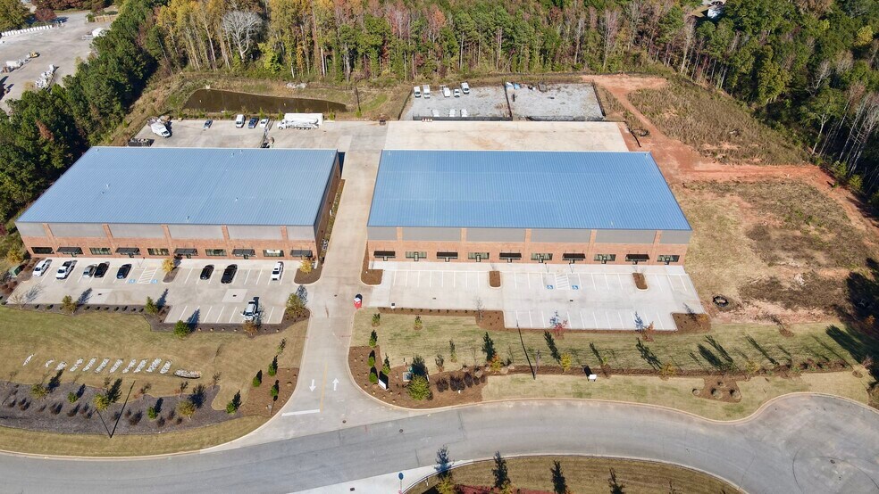 More Photos Of 40 Ellen Sims Ct, Newnan Warehouse For Lease