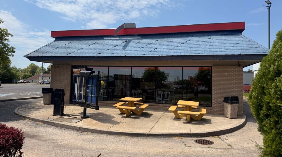 More Photos Of 8192 Ocean Gtwy, Easton Fast Food For Lease