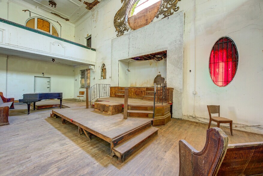 More Photos Of 139 Amboy St, Brooklyn Religious Facility For Lease