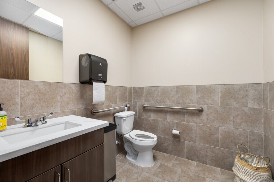 More Photos Of 16647 Telge Rd, Cypress Warehouse For Sale