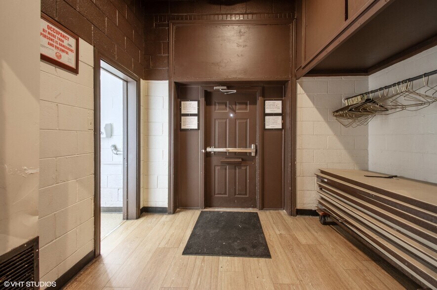 More Photos Of 6940 W Belmont Ave, Chicago Specialty For Sale