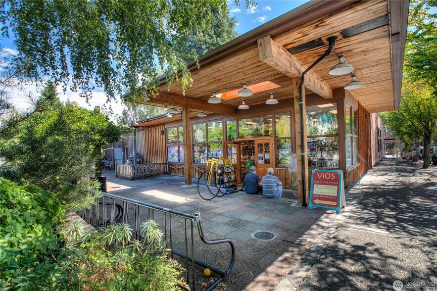 More Photos Of 2012 65th St, Seattle Office For Sale