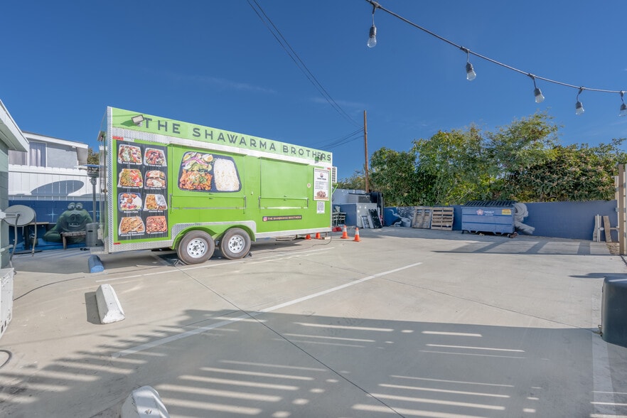 More Photos Of 920 N Bonnie Beach Pl, Los Angeles Freestanding For Sale