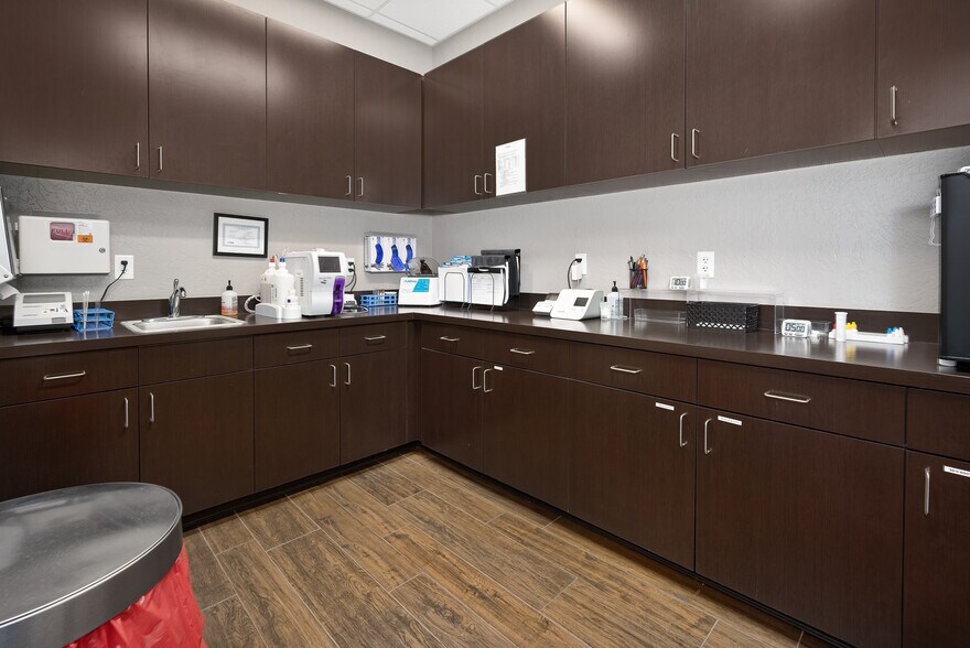 More Photos Of 2804 SW 134th St, Oklahoma City Medical For Sale