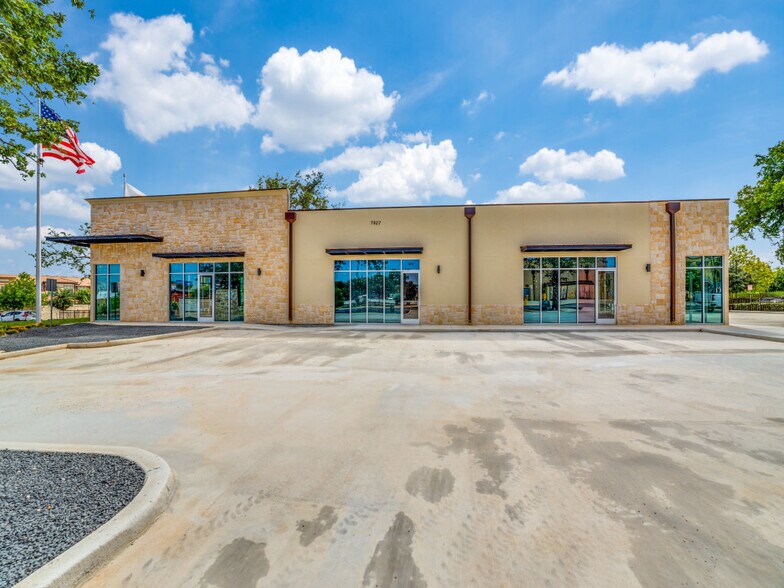 More Photos Of 7927 Calle Rialto, San Antonio Storefront Retail Office For Lease