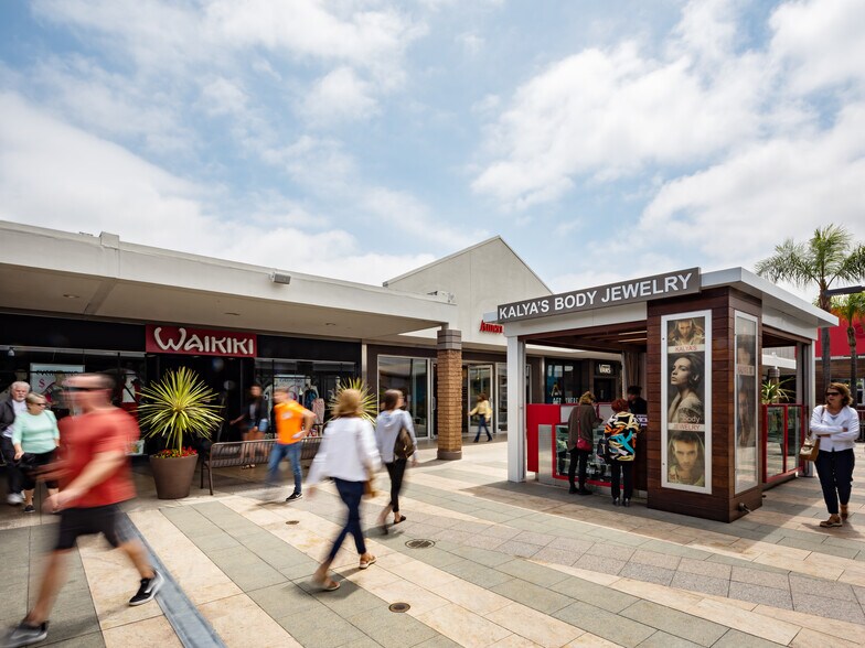 More Photos Of 1288-1640 Camino Del Rio N, San Diego Unknown For Lease