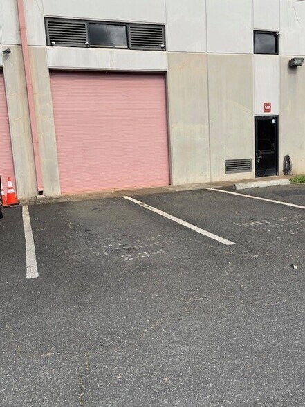 More Photos Of 94-1388 Moaniani St, Waipahu Warehouse For Lease