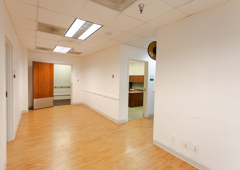 More Photos Of 1528 Post Office St, Galveston Rehabilitation Center For Sale