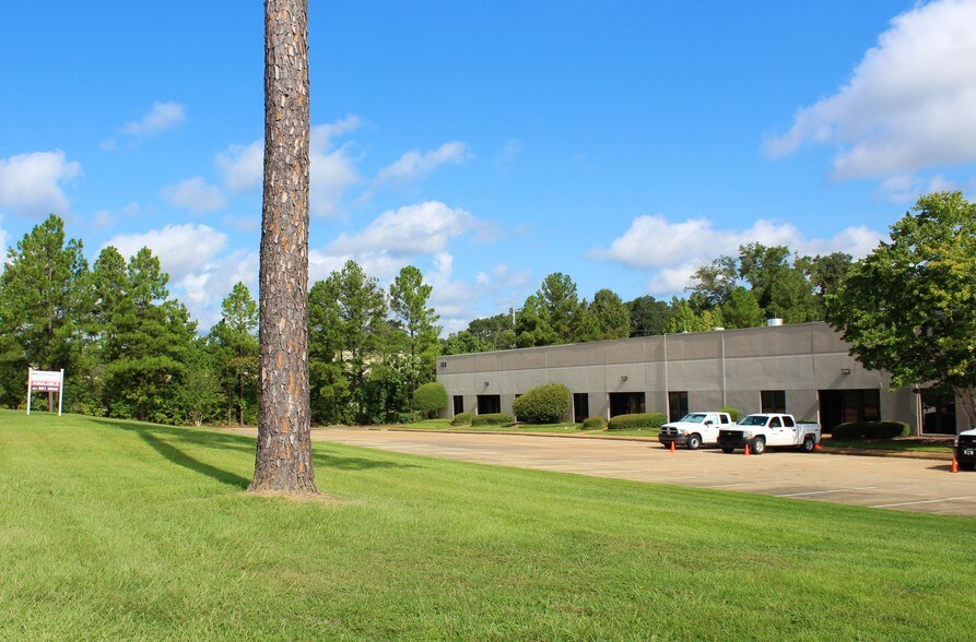 More Photos Of 108 Business Park Dr, Ridgeland Office For Lease