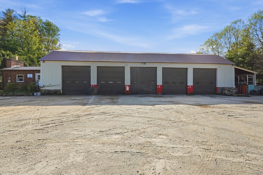 More Photos Of 383 Westhampton Rd, Northampton Warehouse For Lease