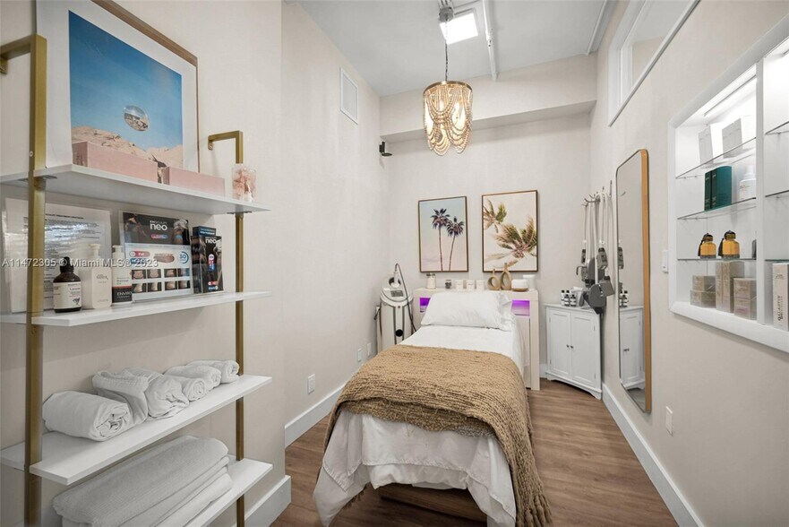 More Photos Of 1560 Lenox Ave, Miami Beach Office For Sale