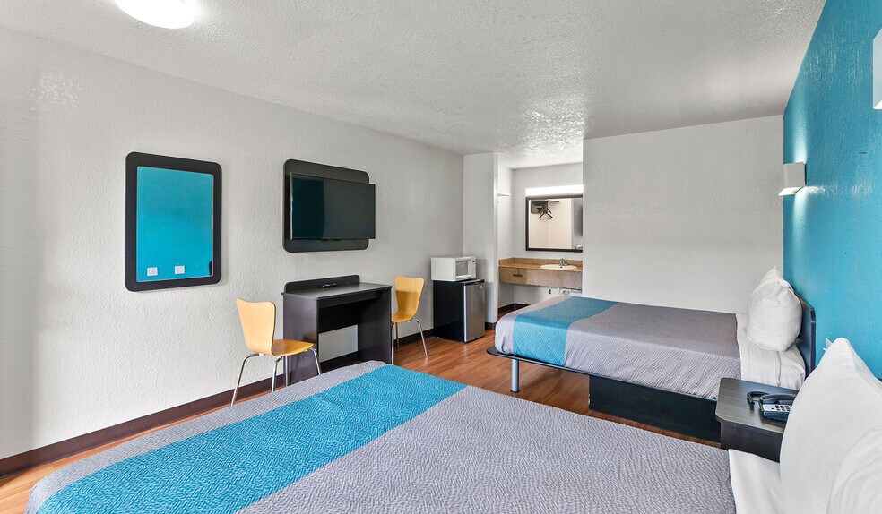 More Photos Of 15725 Bammel Village Dr, Houston Hotel For Sale