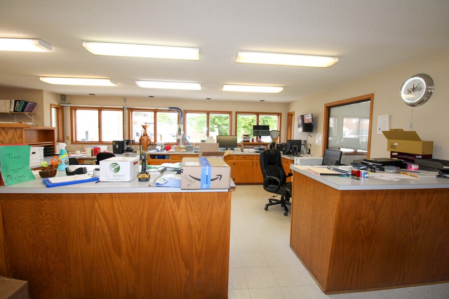 More Photos Of 135 E Front St, Claremont Specialty For Sale