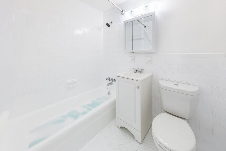 More Photos Of 4600 Duke St, Alexandria Apartments For Sale
