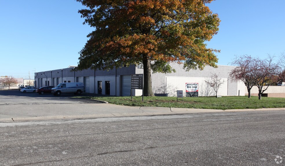 More Photos Of 11610-11634 W 90th St, Overland Park Warehouse For Lease