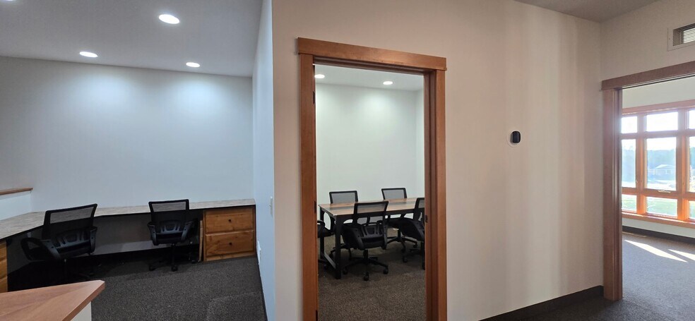 More Photos Of 18200 45th Ave N, Plymouth Office Residential For Lease