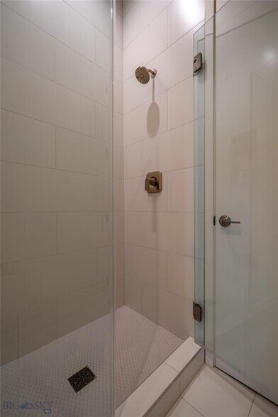 More Photos Of 924 E Park St, Livingston Apartments For Sale