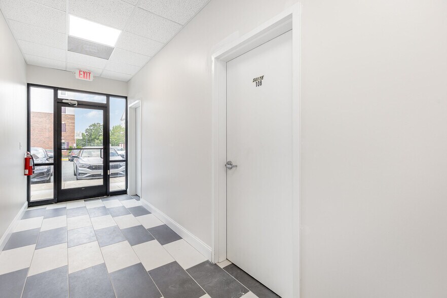 More Photos Of 9124 Courthouse Rd, Spotsylvania Office For Lease