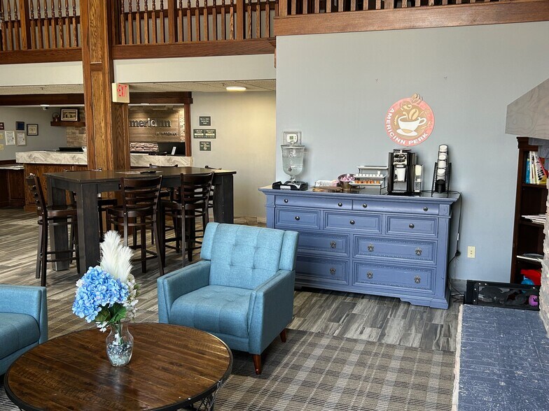 More Photos Of 222 W 2nd St, Ottumwa Hotel For Sale