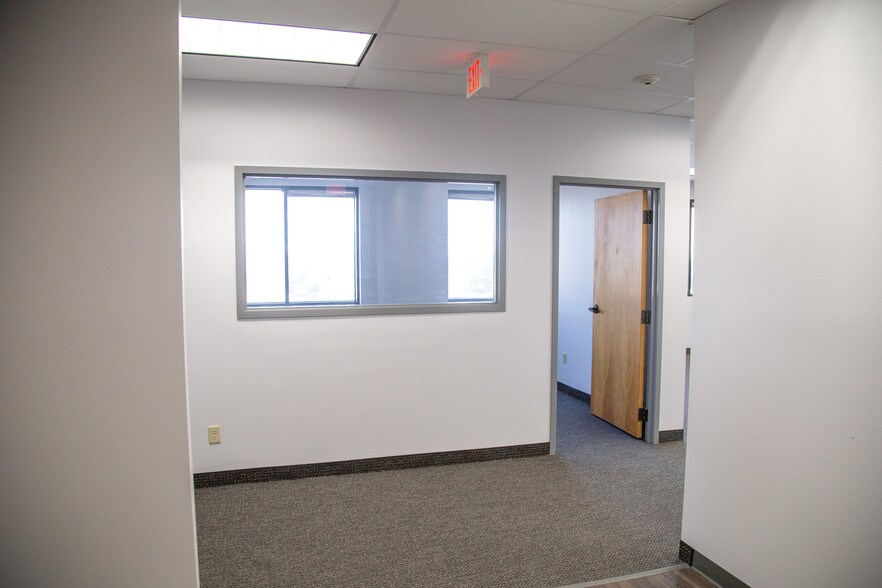 More Photos Of 7001 Boulevard 26, North Richland Hills Office For Lease