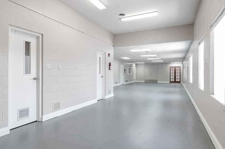 More Photos Of 4205 W Broadway St, Pearland Loft Creative Space For Lease