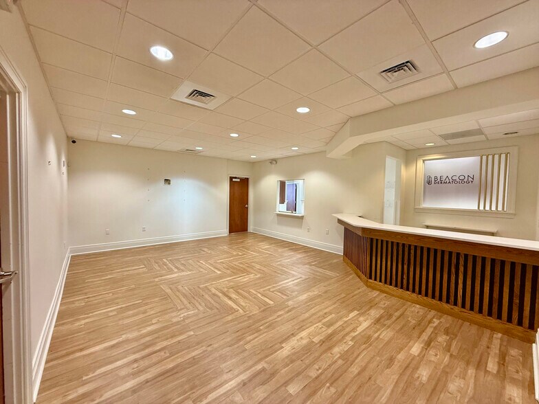 More Photos Of 76 Peachtree Rd, Asheville Medical For Lease