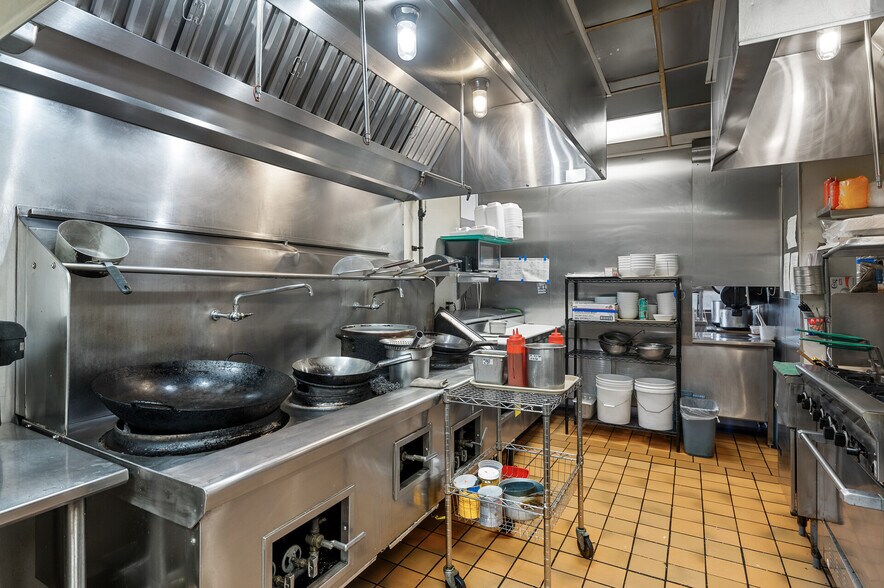 More Photos Of 7429 E River Rd, Fridley Restaurant For Sale