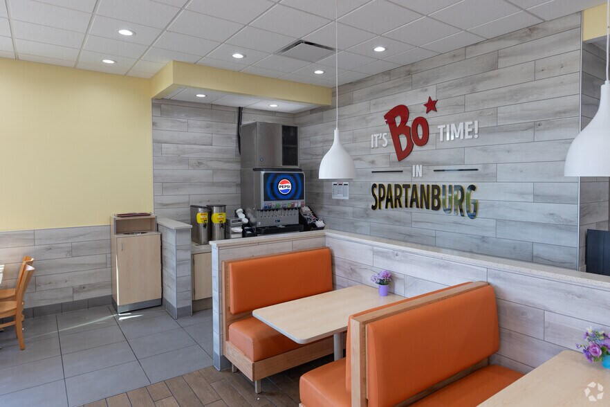 More Photos Of 326 John Dodd Rd, Spartanburg Fast Food For Sale