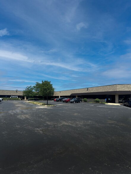 More Photos Of 893-913 Bolger Ct, Fenton Service For Lease