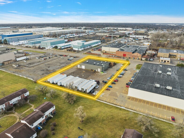 More Photos Of 24650 Sherwood Ave, Center Line Industrial For Sale