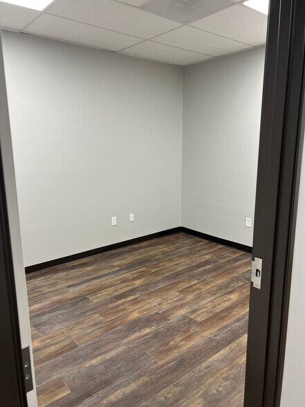 More Photos Of 2100 E 112th Ave, Northglenn Warehouse For Lease