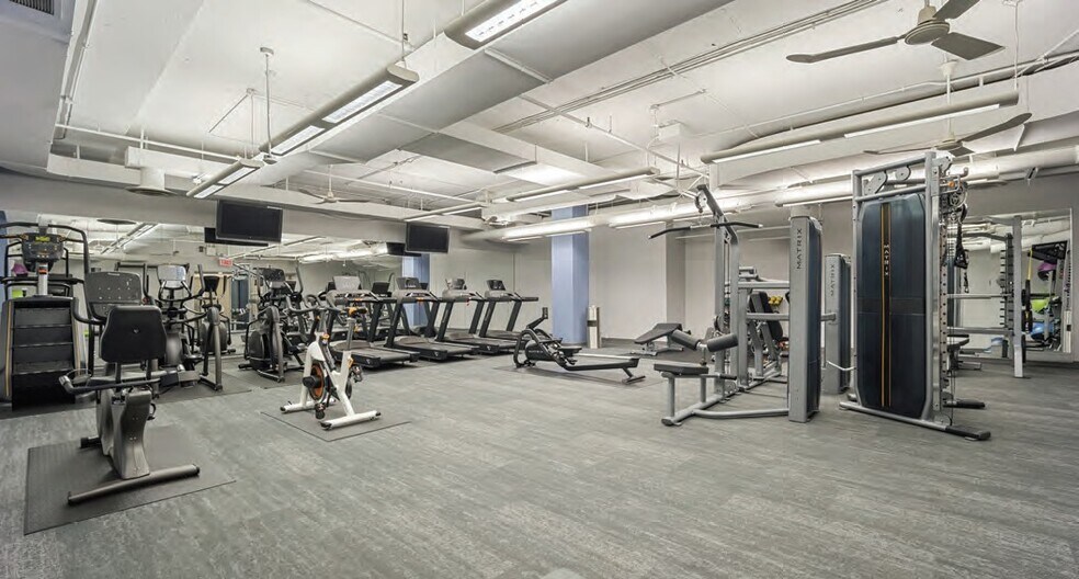 More Photos Of 1751 Lake Cook Rd, Deerfield Office For Lease