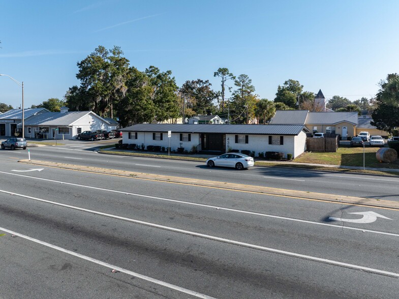 More Photos Of 439 SW Main Blvd, Lake City Office For Lease