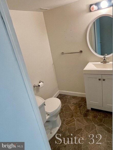 More Photos Of 5201-5215 W Woodmill Dr, Wilmington Medical For Sale