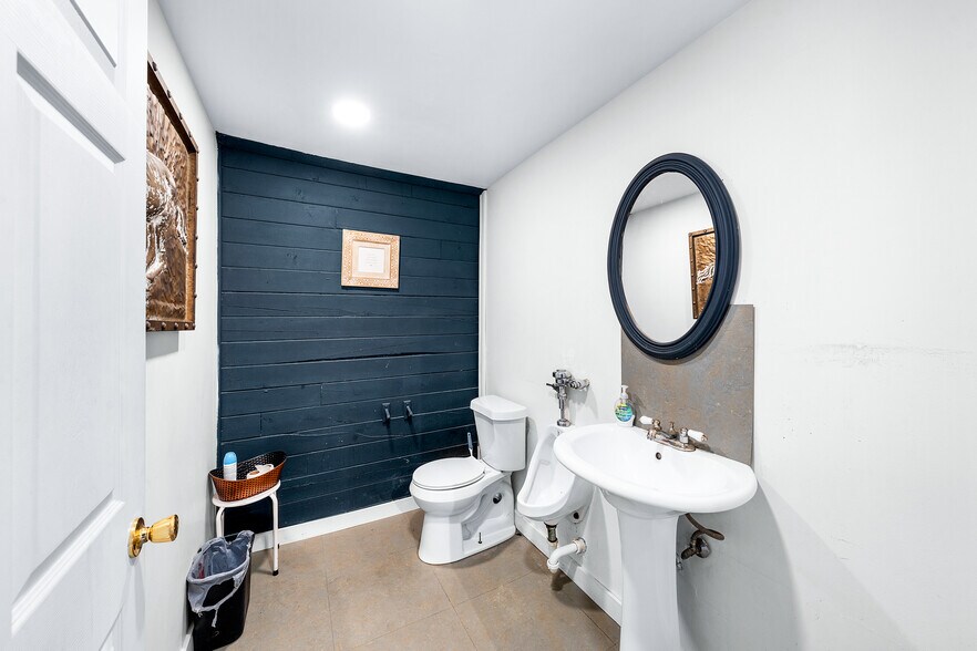 More Photos Of 720 E Lamar St, Royse City Freestanding For Sale