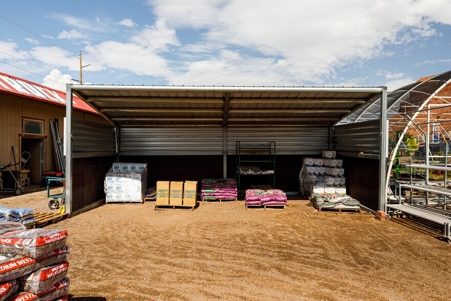 More Photos Of 723 E Highway 89, Kanab Storefront Retail Office For Sale
