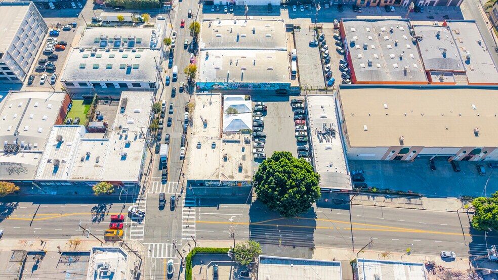 More Photos Of 1948 E 7th St, Los Angeles Bar For Lease