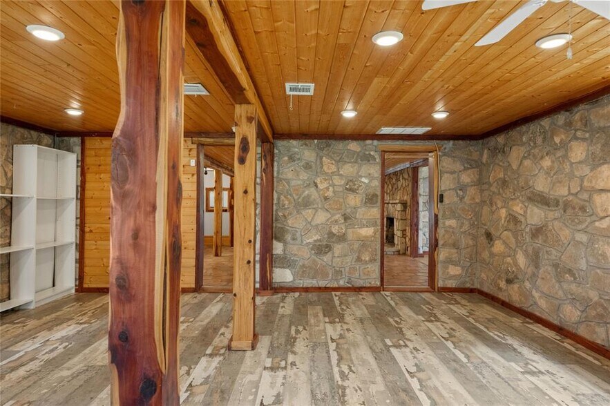 More Photos Of 704 FM 2325, Wimberley Office For Sale