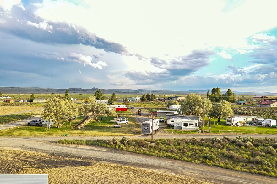 More Photos Of 87275 County Hwy 9-28, Christmas Valley Hotel For Sale