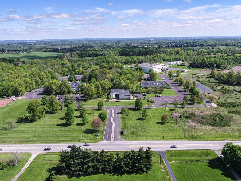 More Photos Of 3825 Columbus Rd, Granville Loft Creative Space For Lease