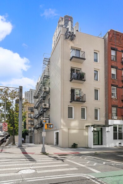 More Photos Of 318 E 62nd St, New York Apartments For Lease