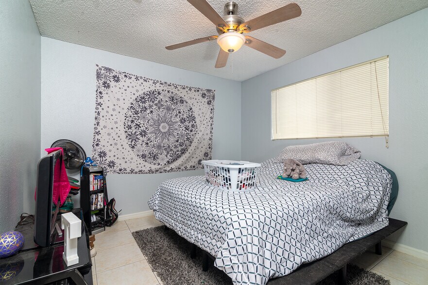 More Photos Of 528 W La Jolla Dr, Tempe Apartments For Sale