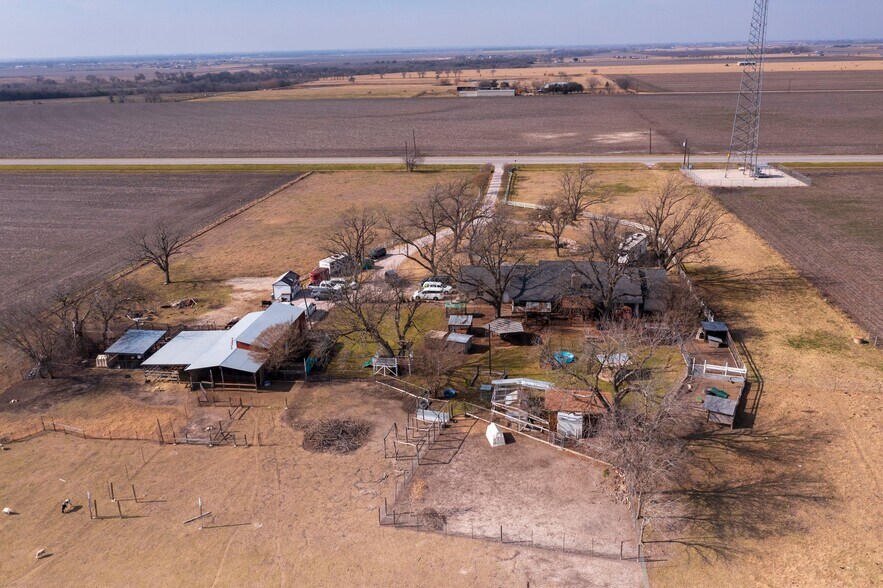 More Photos Of 11001 S State Highway 95, Taylor Land For Sale