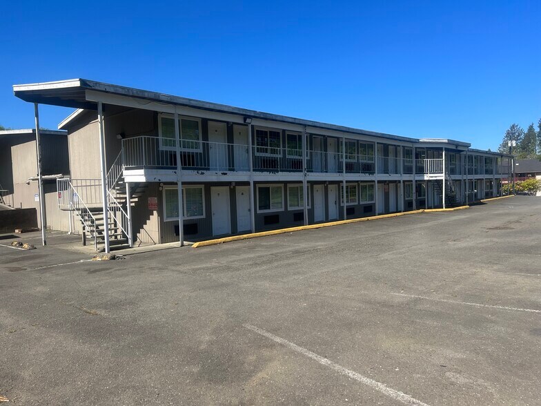 More Photos Of 1700 S Boone St, Aberdeen Hotel For Sale