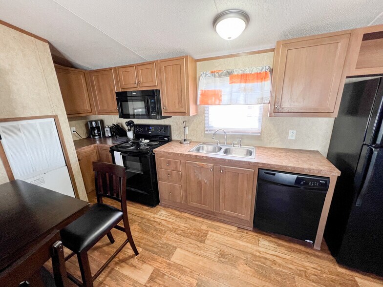 More Photos Of 3299 S Fulton Ave, Odessa Specialty For Sale