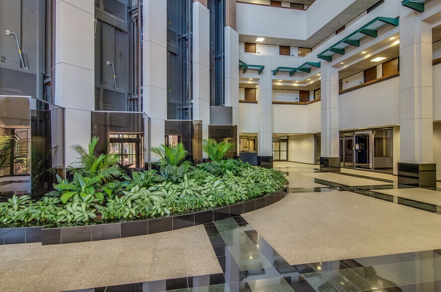 More Photos Of 7322 Southwest Fwy, Houston Coworking Space