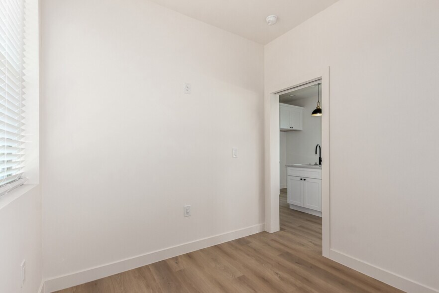 More Photos Of 411 32nd Pl, Phoenix Apartments For Sale